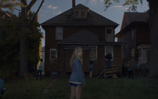 It Follows Movie Review PipingHotViews