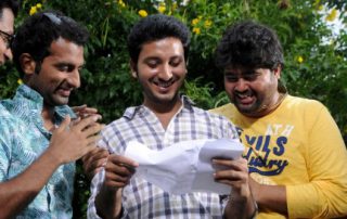 Meendum Oru Kadhal Kadhai Movie Review PipingHotViews